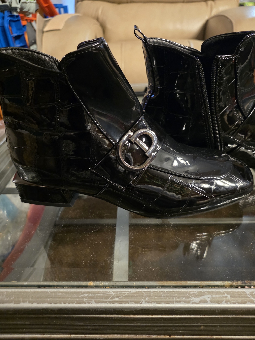 Source Unknown Black Patent Croc-Embossed Ankle Booties with Silver Buckle